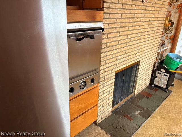 28438 San Marino Drive, Southfield, MI 48034