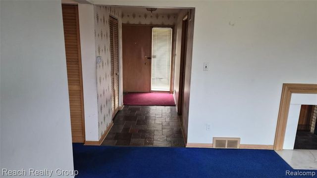 28438 San Marino Drive, Southfield, MI 48034