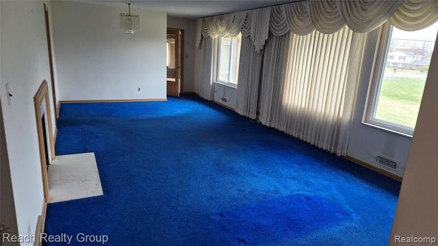 28438 San Marino Drive, Southfield, MI 48034