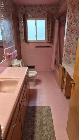 28438 San Marino Drive, Southfield, MI 48034