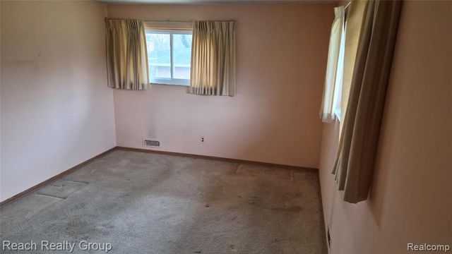 28438 San Marino Drive, Southfield, MI 48034