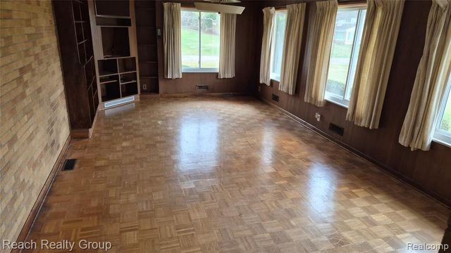 28438 San Marino Drive, Southfield, MI 48034