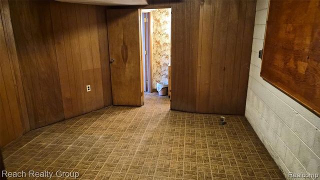 28438 San Marino Drive, Southfield, MI 48034