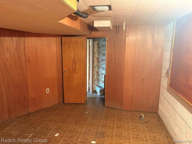 28438 San Marino Drive, Southfield, MI 48034