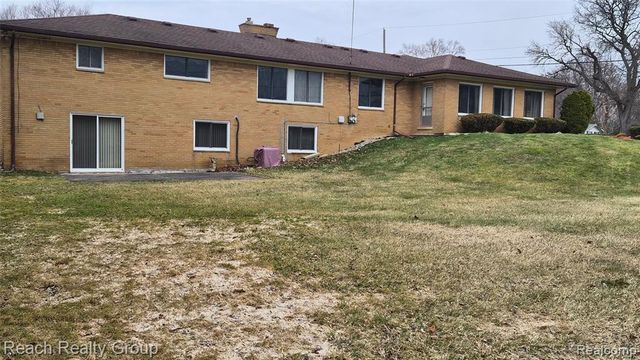 28438 San Marino Drive, Southfield, MI 48034