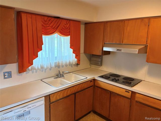 28438 San Marino Drive, Southfield, MI 48034