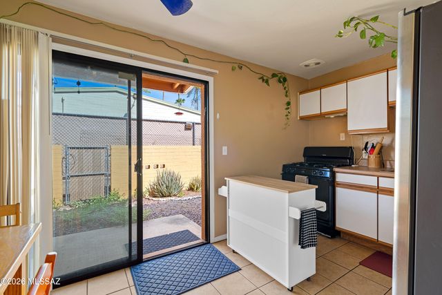 350 N Silverbell Rd Apt 111, Tucson, AZ 85745
