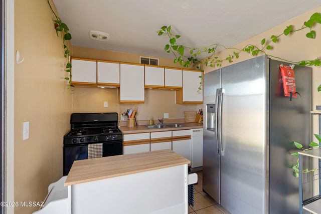 350 N Silverbell Rd Apt 111, Tucson, AZ 85745