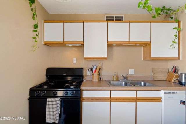 350 N Silverbell Rd Apt 111, Tucson, AZ 85745