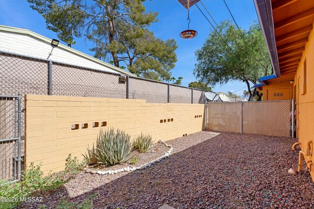 350 N Silverbell Rd Apt 111, Tucson, AZ 85745