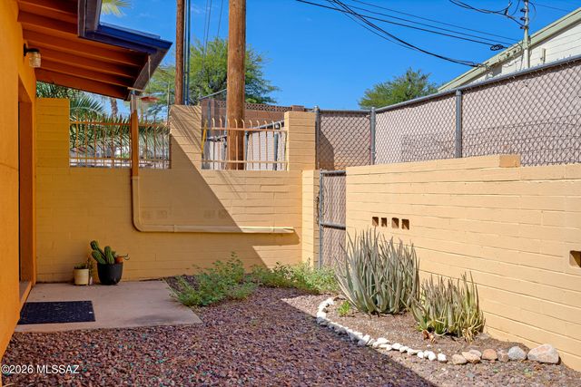350 N Silverbell Rd Apt 111, Tucson, AZ 85745