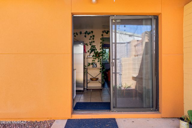 350 N Silverbell Rd Apt 111, Tucson, AZ 85745