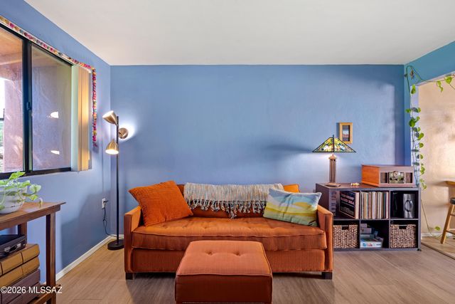 350 N Silverbell Rd Apt 111, Tucson, AZ 85745