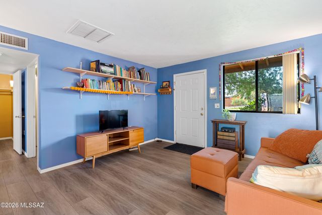 350 N Silverbell Rd Apt 111, Tucson, AZ 85745