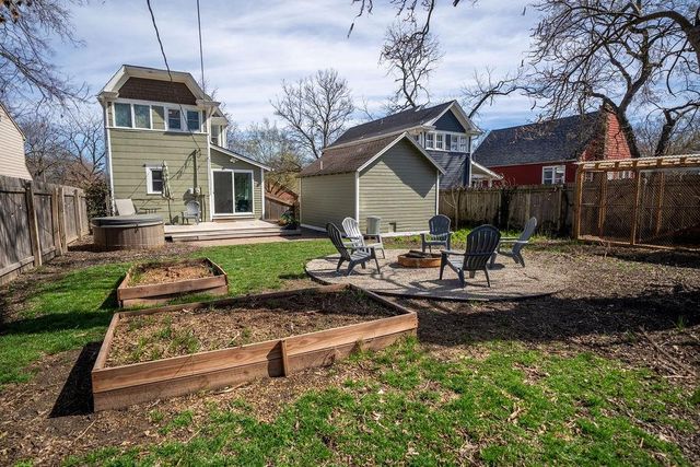 633 Alabama Street, Lawrence, KS 66044