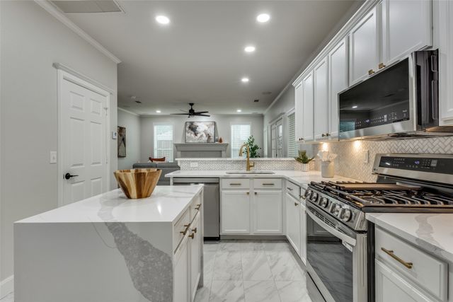 7800 Glenoaks Drive, Frisco, TX 75034