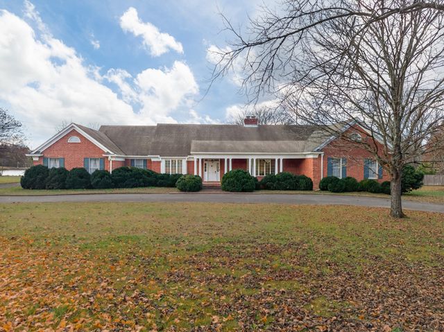 51 Timberlake Dr, Fayetteville, TN 37334