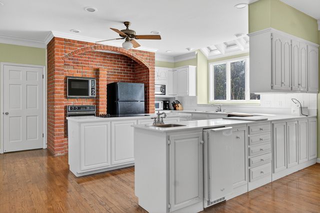 51 Timberlake Dr, Fayetteville, TN 37334