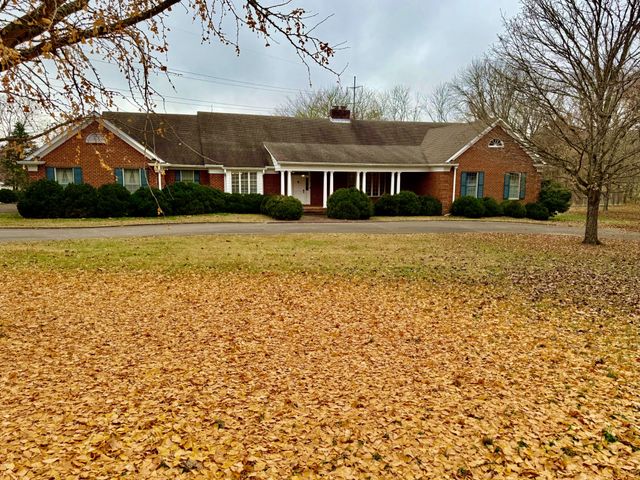 51 Timberlake Dr, Fayetteville, TN 37334