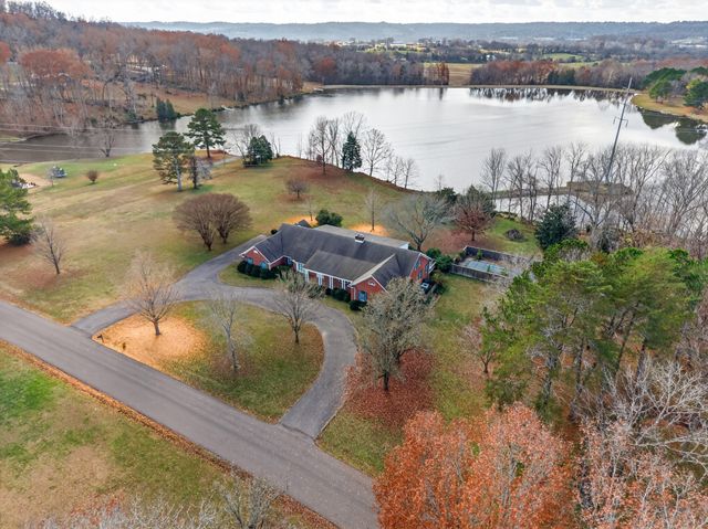 51 Timberlake Dr, Fayetteville, TN 37334