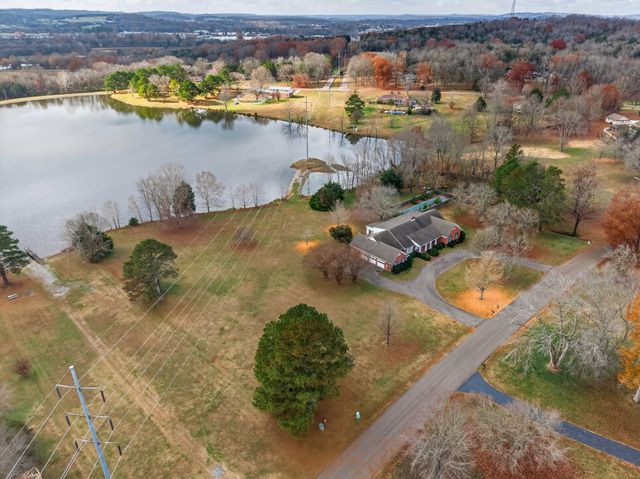 51 Timberlake Dr, Fayetteville, TN 37334
