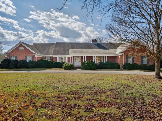 51 Timberlake Dr, Fayetteville, TN 37334