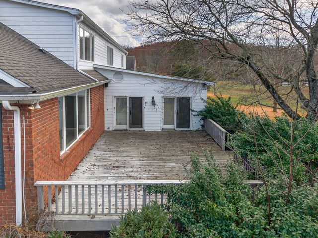 51 Timberlake Dr, Fayetteville, TN 37334