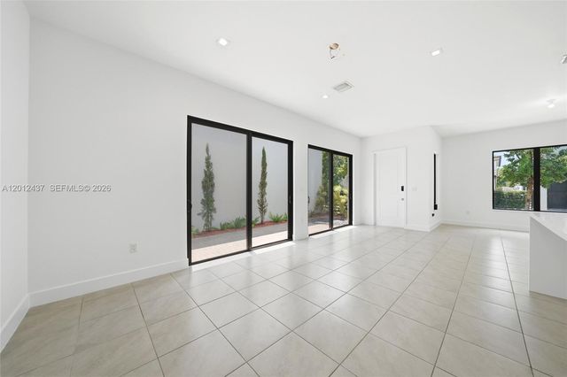 4356 NW 80th Ave, Doral, FL 33166