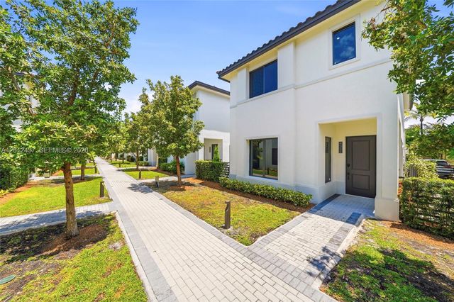 4356 NW 80th Ave, Doral, FL 33166