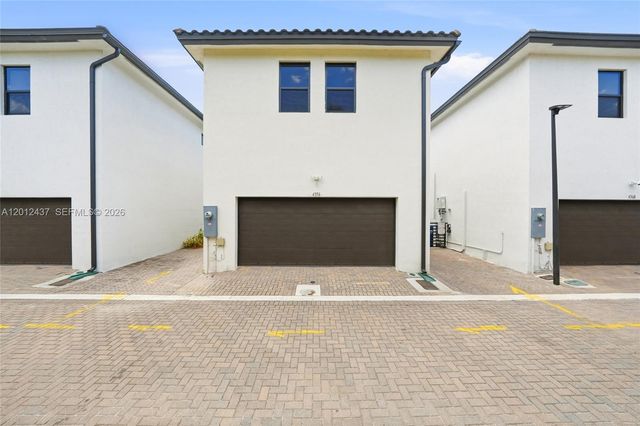 4356 NW 80th Ave, Doral, FL 33166