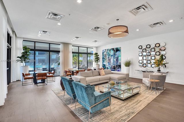 4356 NW 80th Ave, Doral, FL 33166