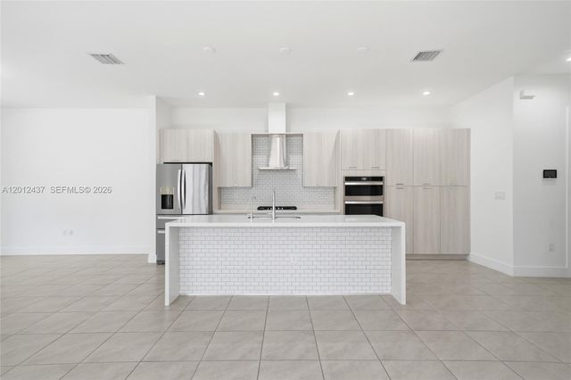 4356 NW 80th Ave, Doral, FL 33166