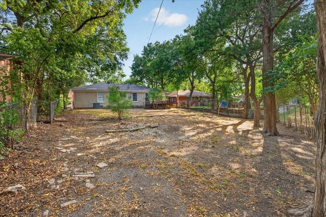 7433 Vallejo Drive, Dallas, TX 75227
