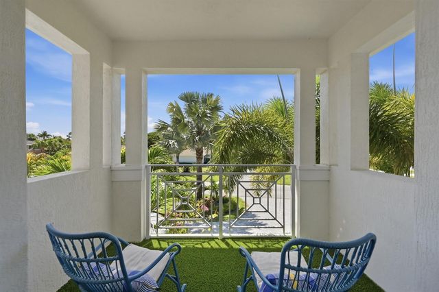 2840 NE 22nd Avenue, Lighthouse Point, FL 33064