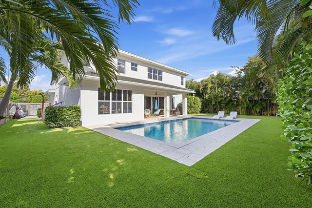 2840 NE 22nd Avenue, Lighthouse Point, FL 33064