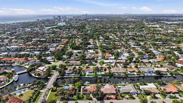 2840 NE 22nd Avenue, Lighthouse Point, FL 33064