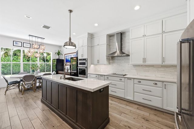 2840 NE 22nd Avenue, Lighthouse Point, FL 33064