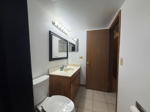 266 Greensboro Court 5, Elk Grove Village, IL 60007