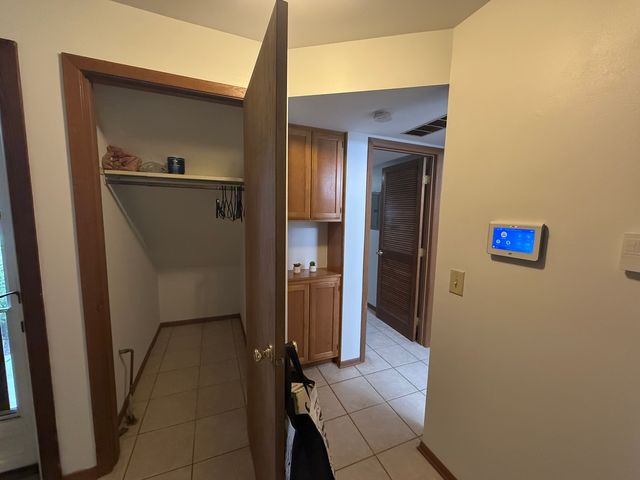 266 Greensboro Court 5, Elk Grove Village, IL 60007
