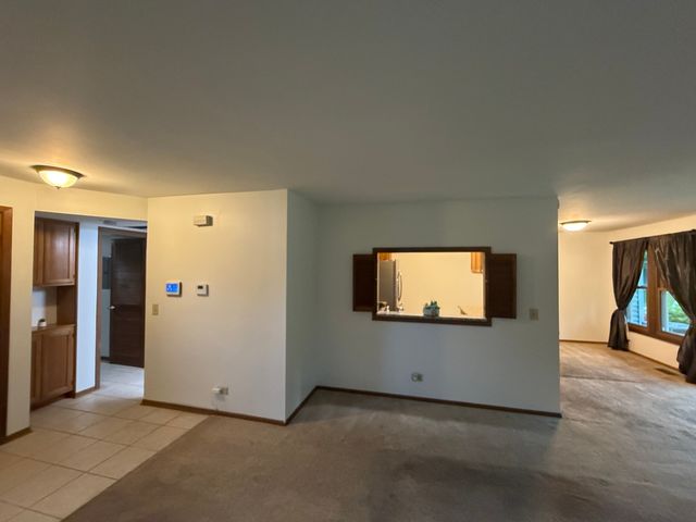 266 Greensboro Court 5, Elk Grove Village, IL 60007