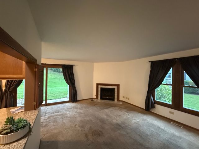 266 Greensboro Court 5, Elk Grove Village, IL 60007