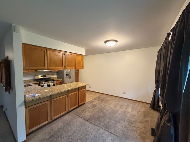 266 Greensboro Court 5, Elk Grove Village, IL 60007