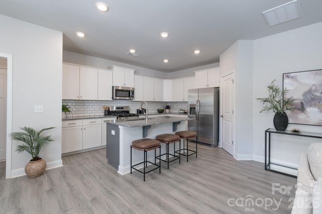 4085 Port Richmond Avenue 20, Gastonia, NC 28056