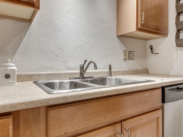 6742 N Meridian Avenue, Oklahoma City, OK 73116