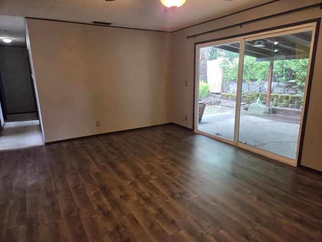 8636 La Paenda Way, Orangevale, CA 95662