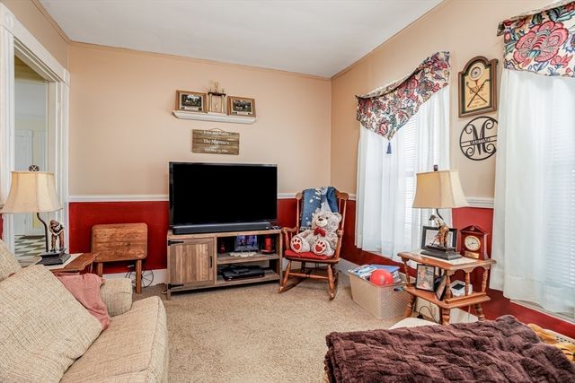 9 Dudley Street, Leominster, MA 01453