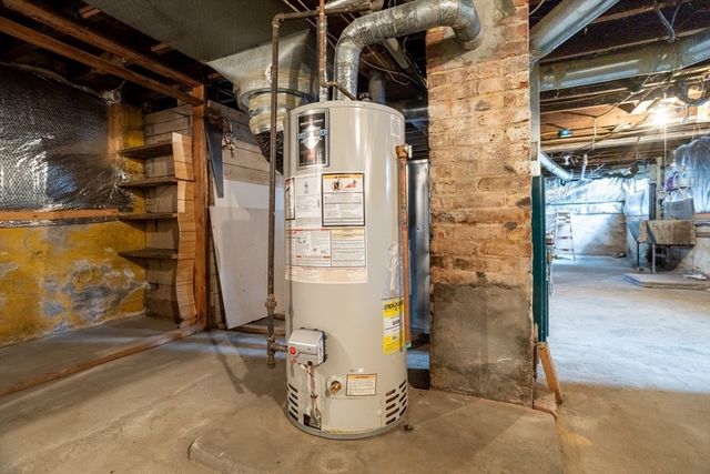 9 Dudley Street, Leominster, MA 01453