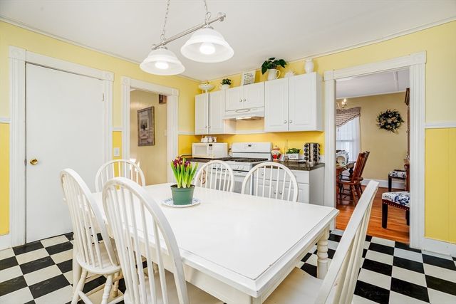 9 Dudley Street, Leominster, MA 01453