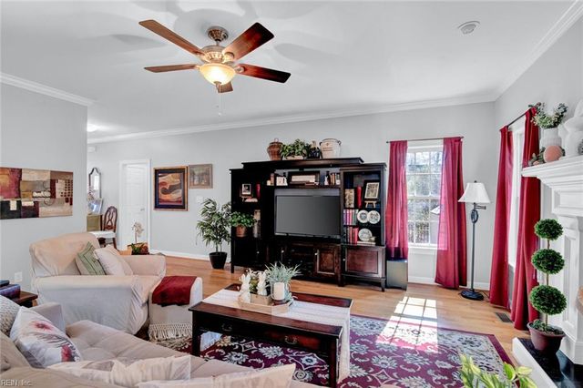 305 Chaptico RN, Yorktown, VA 23693