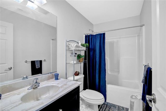 305 Chaptico RN, Yorktown, VA 23693